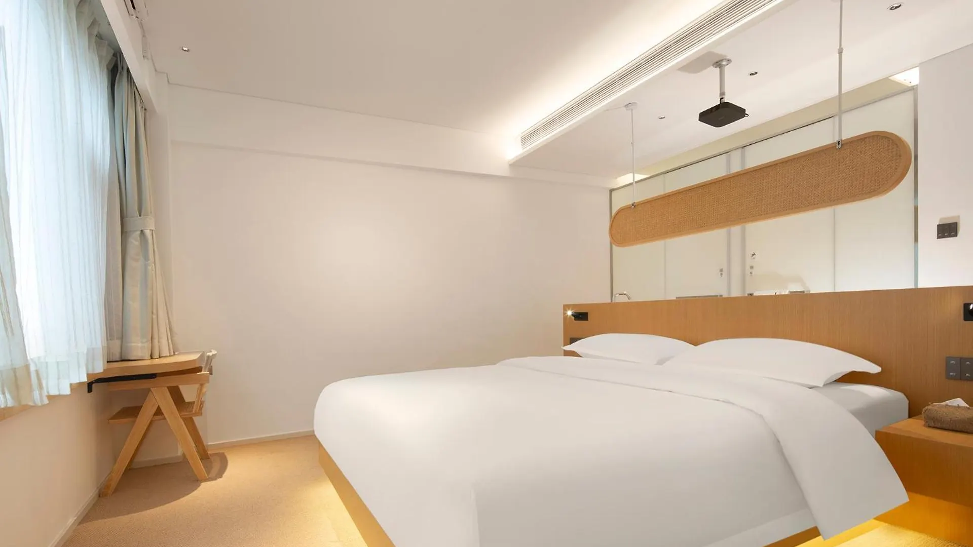 ** Hotel Yolo Vacation Homestay Sanya China