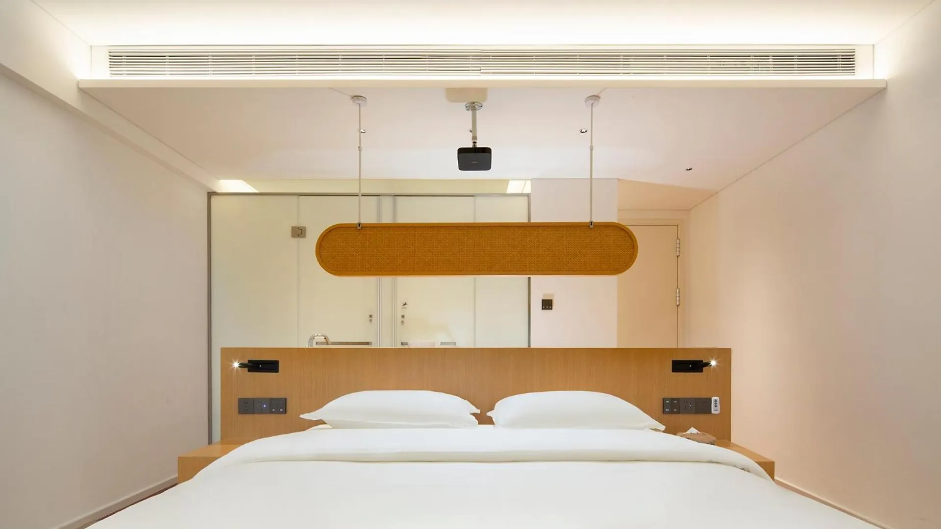 Yolo Vacation Homestay Sanya Hotel